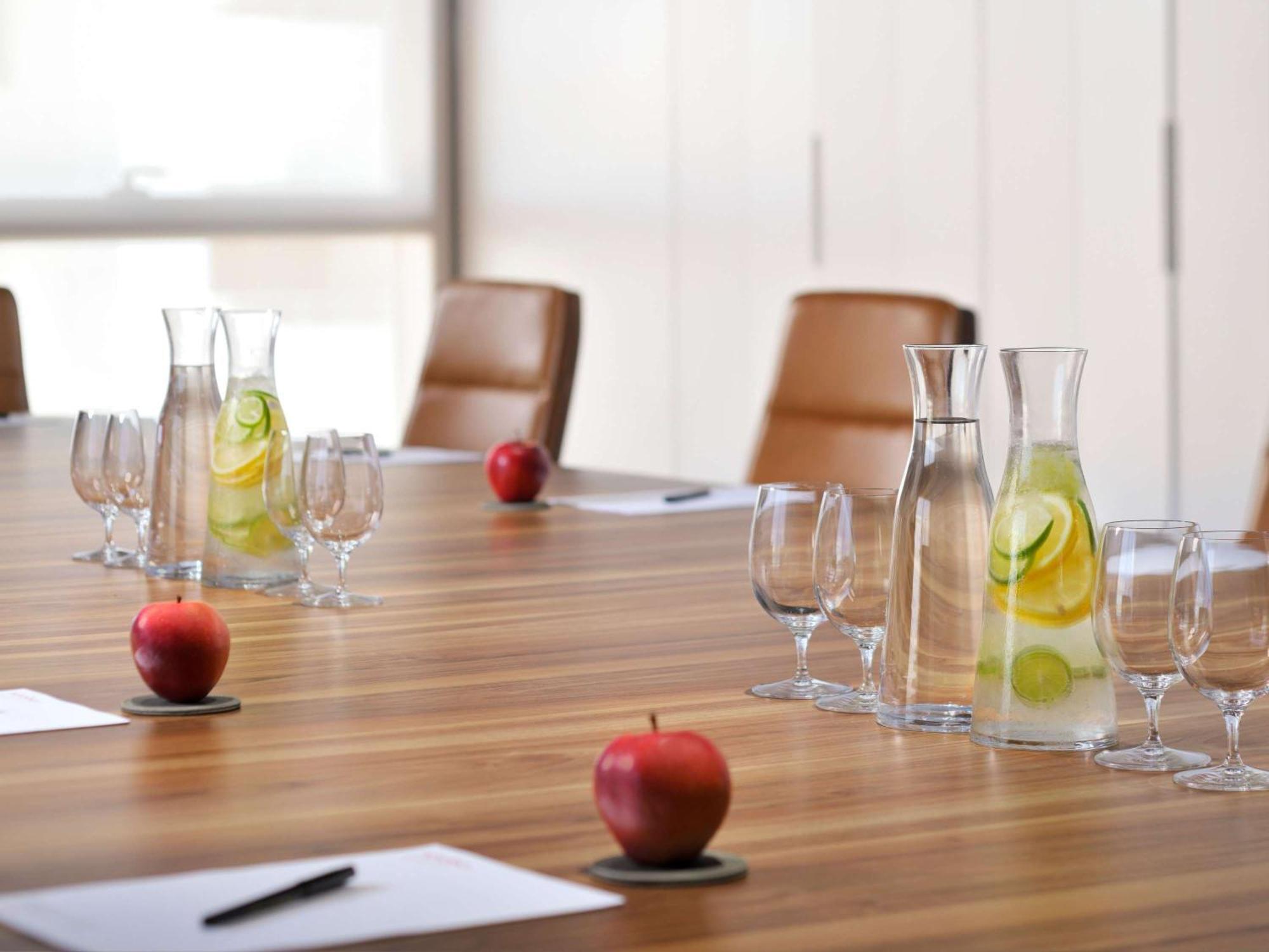 Moevenpick Hotel & Apartments Ghala Muscat Exterior photo Meeting room
