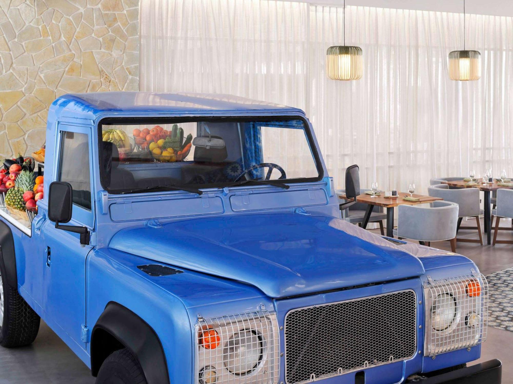 Moevenpick Hotel & Apartments Ghala Muscat Exterior photo The Land Rover Defender 90
